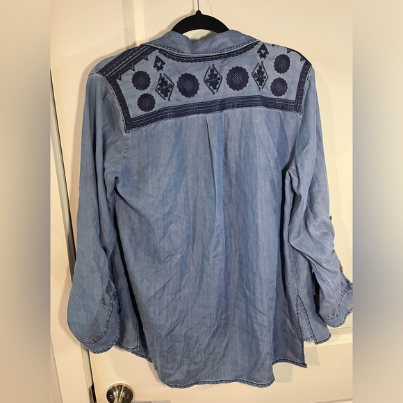 Velvet Heart Women’s Clothing Jean Jacket Button Up Embroidered Size Medium - Picture 2 of 16